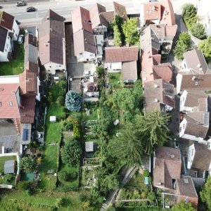 Anwesen mit Bestandsgebäuden und Grundstück in Weinheim